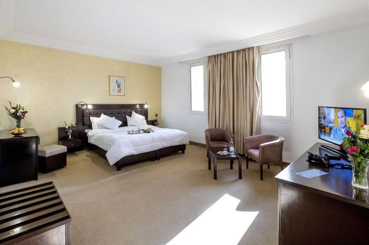 Hotel Ibn Khaldoun Тунис Екстериор снимка