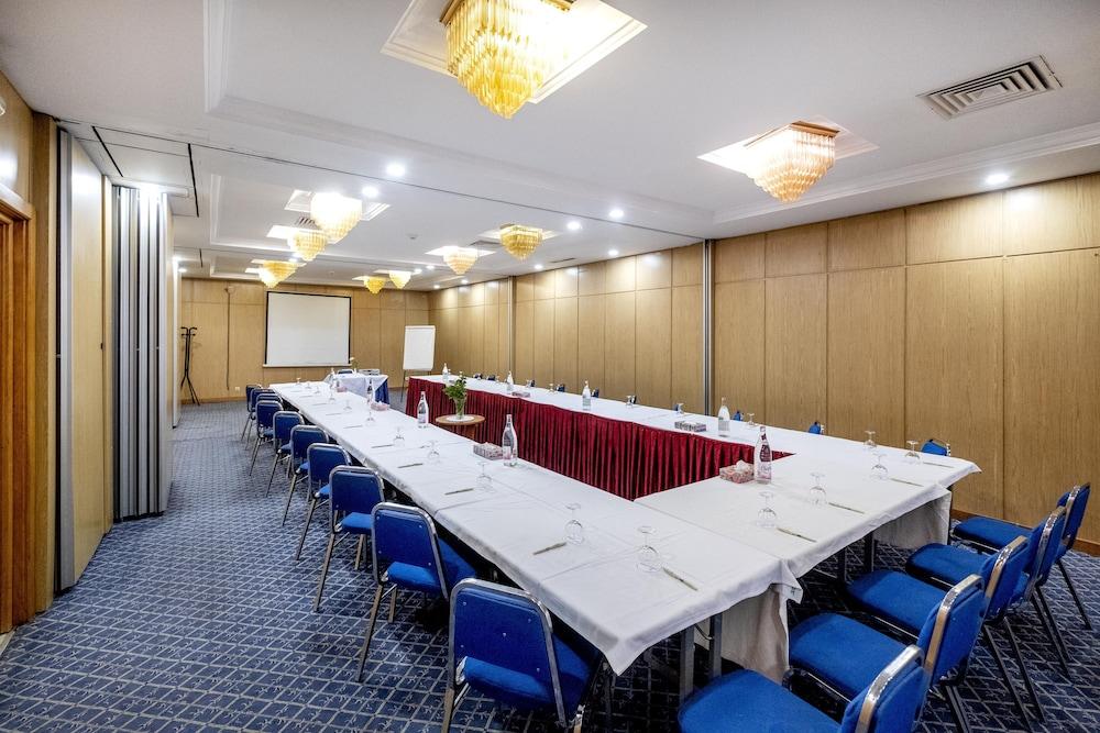 Hotel Ibn Khaldoun Тунис Екстериор снимка