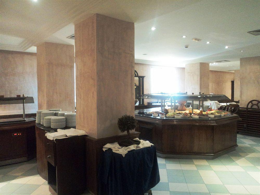 Hotel Ibn Khaldoun Тунис Екстериор снимка