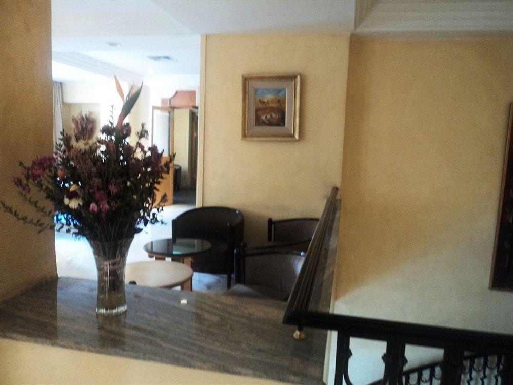 Hotel Ibn Khaldoun Тунис Екстериор снимка