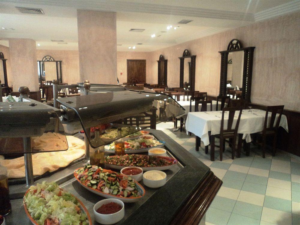 Hotel Ibn Khaldoun Тунис Екстериор снимка