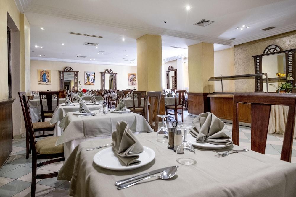 Hotel Ibn Khaldoun Тунис Екстериор снимка