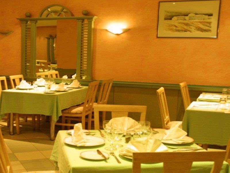 Hotel Ibn Khaldoun Тунис Екстериор снимка